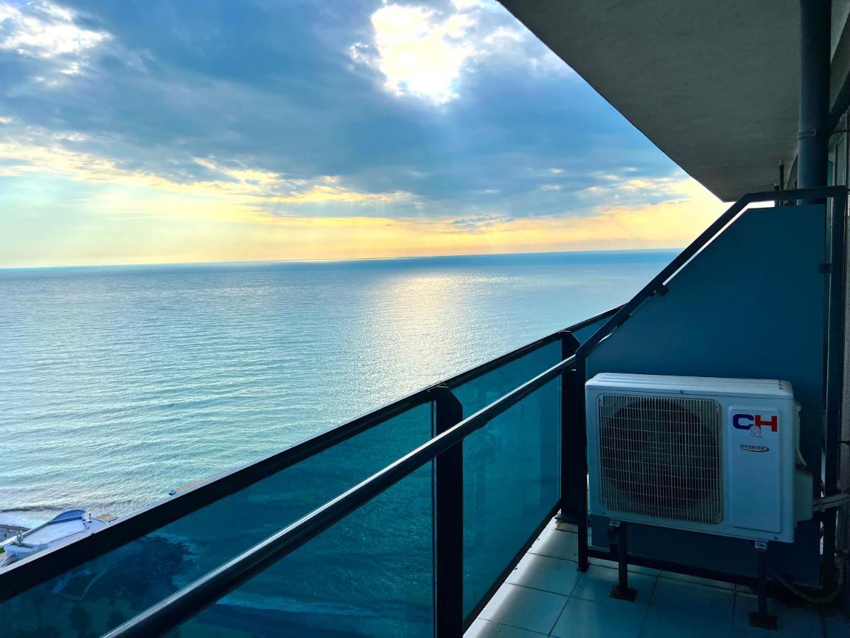 Orbi Beach Tower Aparts Батуми Екстериор снимка